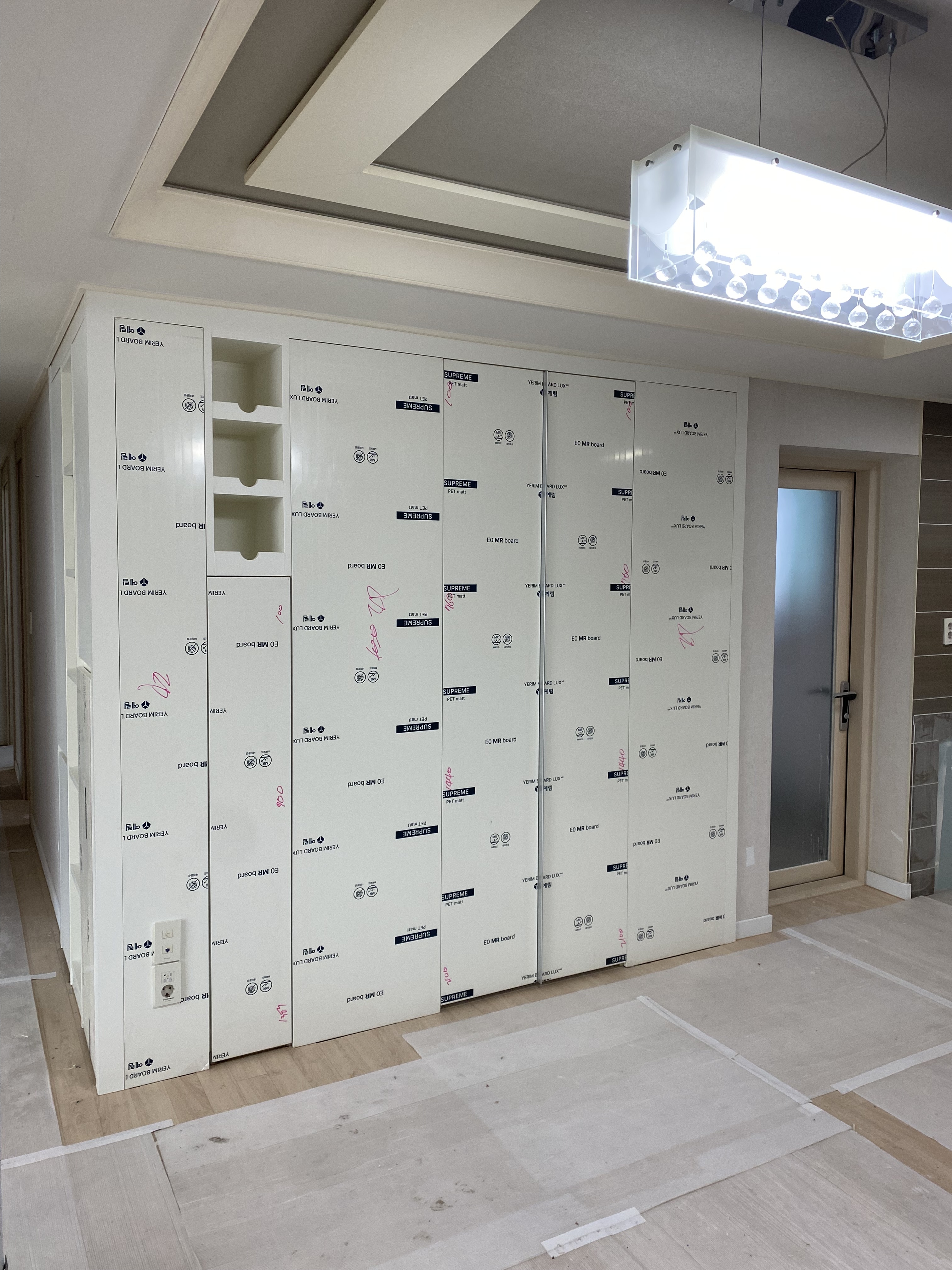 수납장 도어 처짐 교정 후