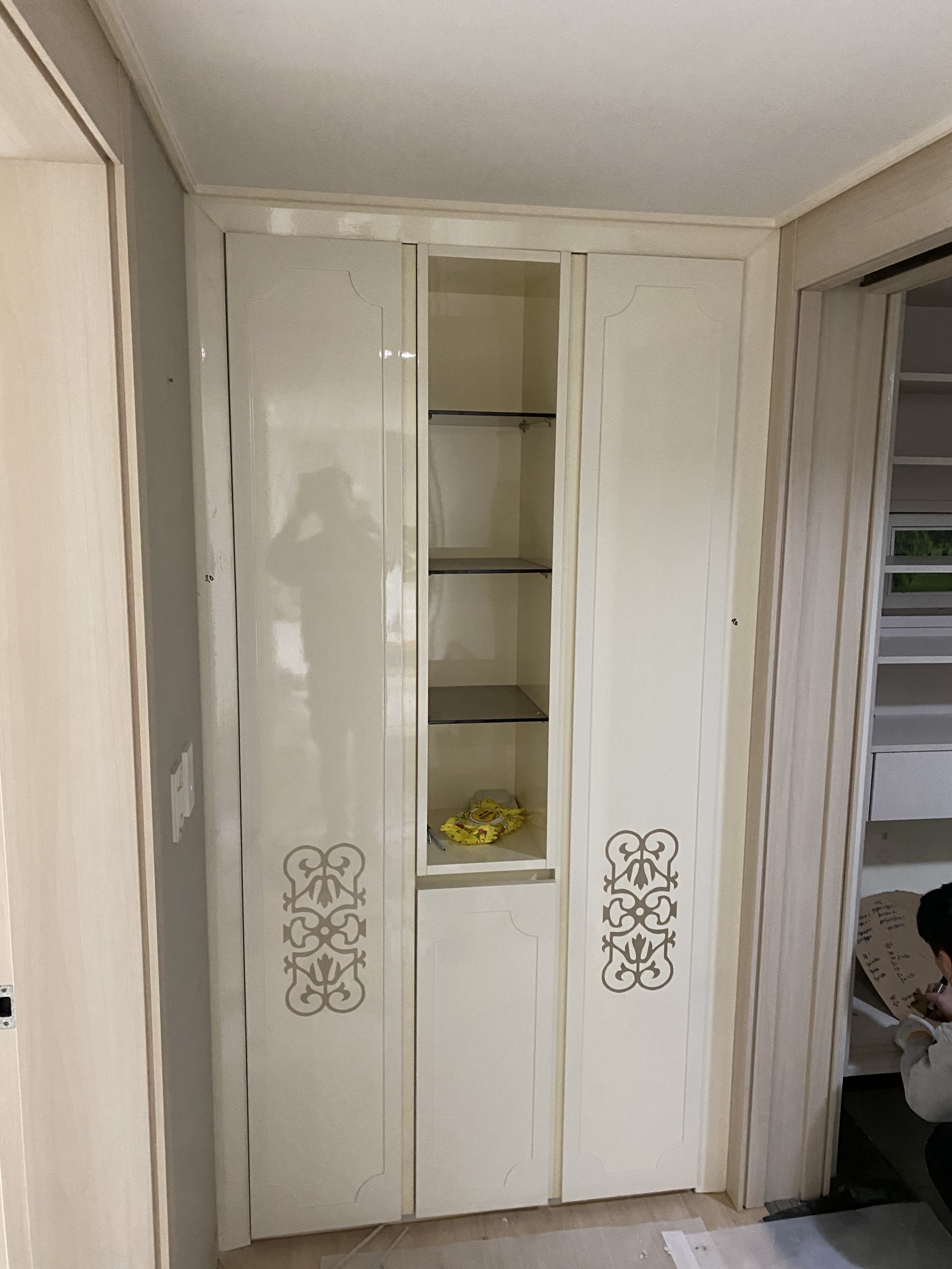 드레스룸수납장 슬라이딩 도어 변경 전