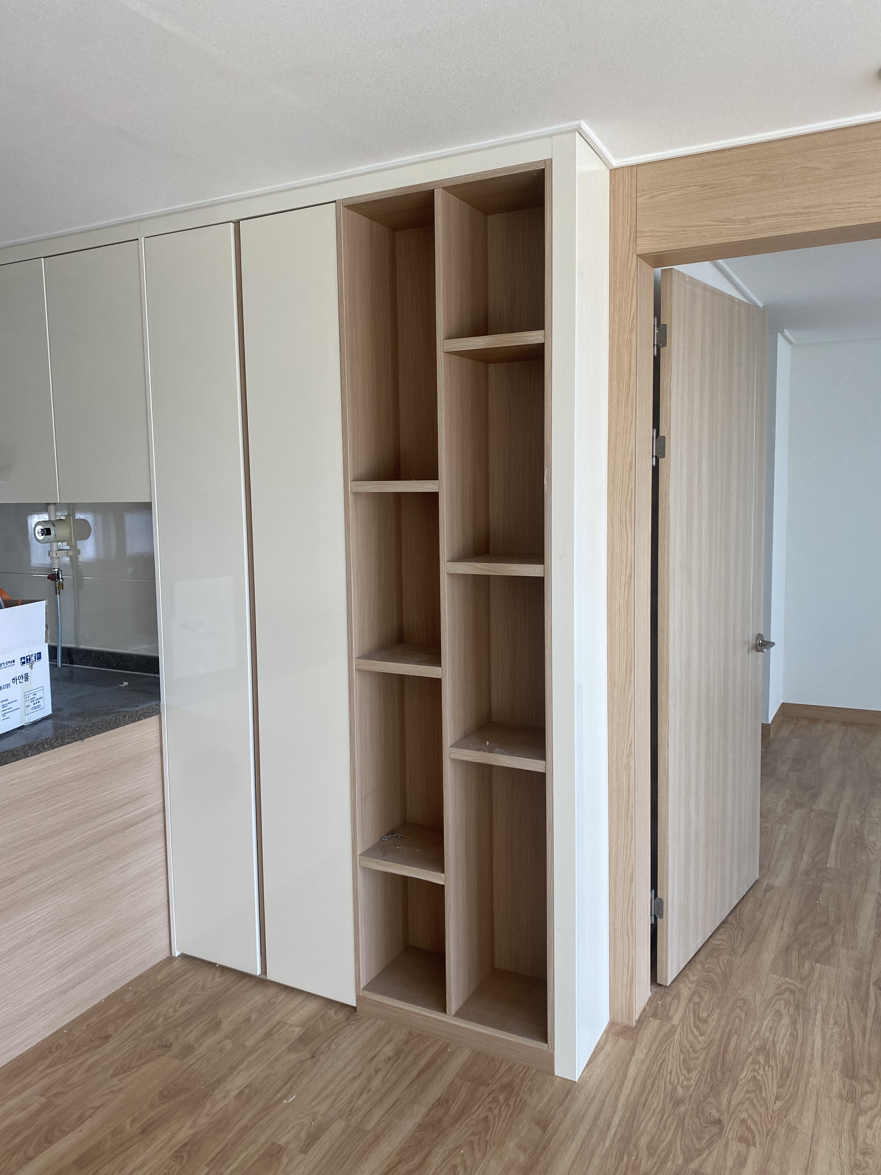 주방 인접 수납장 리폼 전
