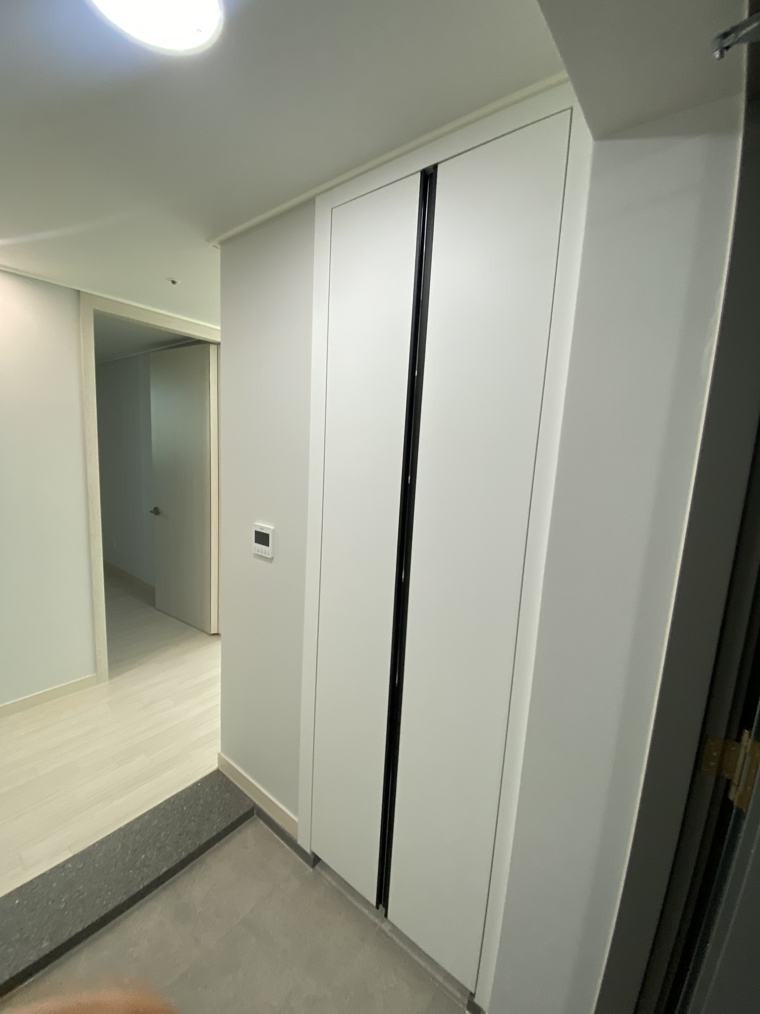 붙박이장 문짝 교체 시공 전